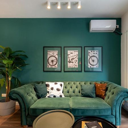 Downtown Retreat: Spacious 2-Br By Unirii Square Boekarest Buitenkant foto