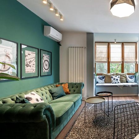 Downtown Retreat: Spacious 2-Br By Unirii Square Boekarest Buitenkant foto