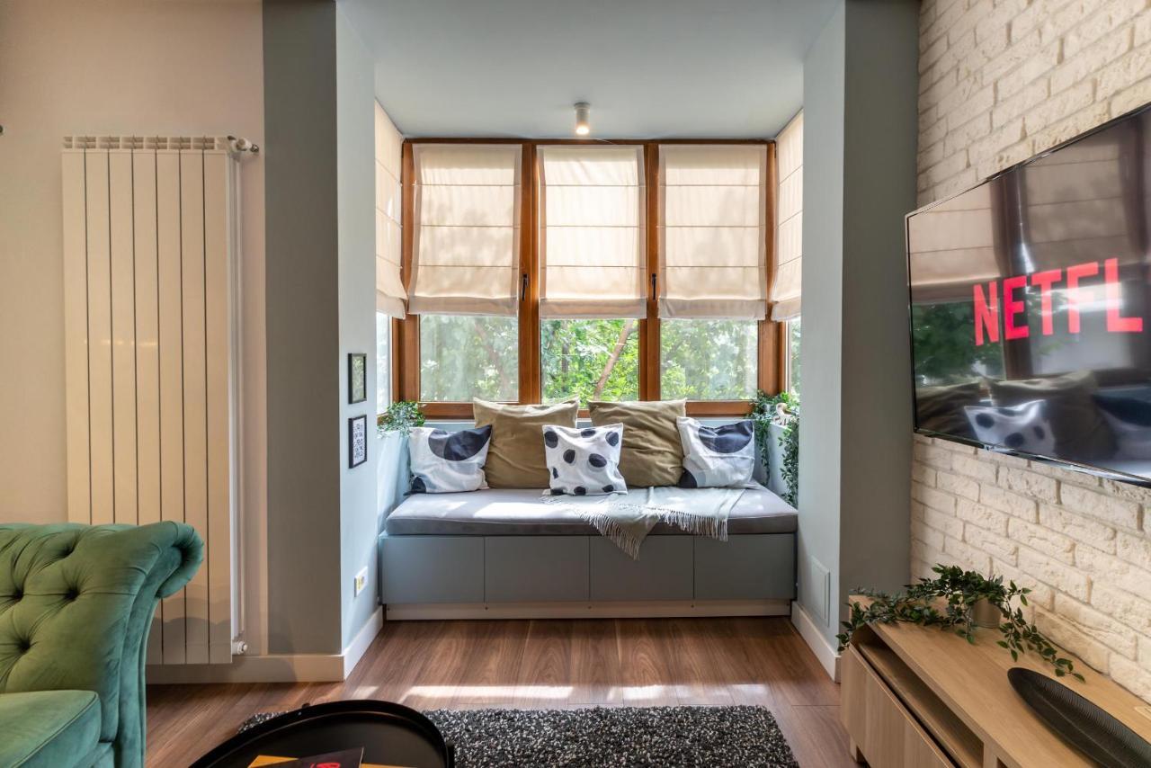 Downtown Retreat: Spacious 2-Br By Unirii Square Boekarest Buitenkant foto
